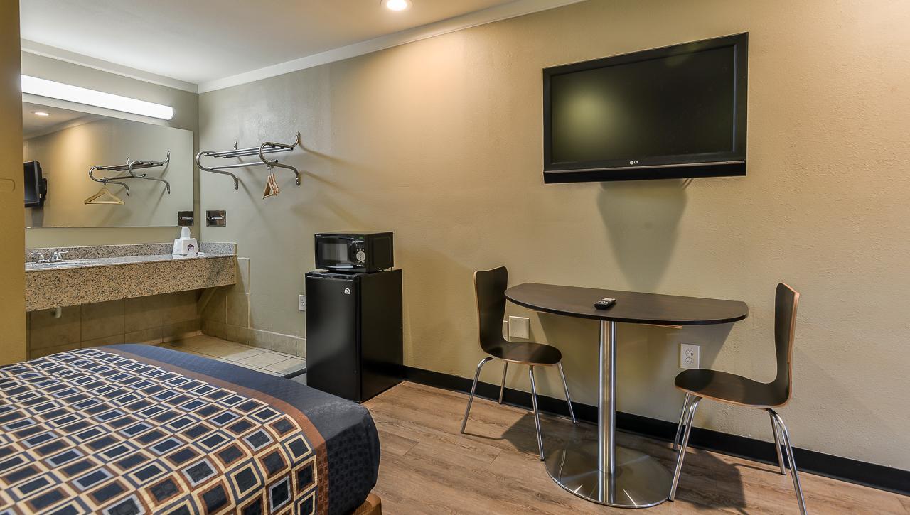Budgetel Inn And Suites Raleigh Exterior photo