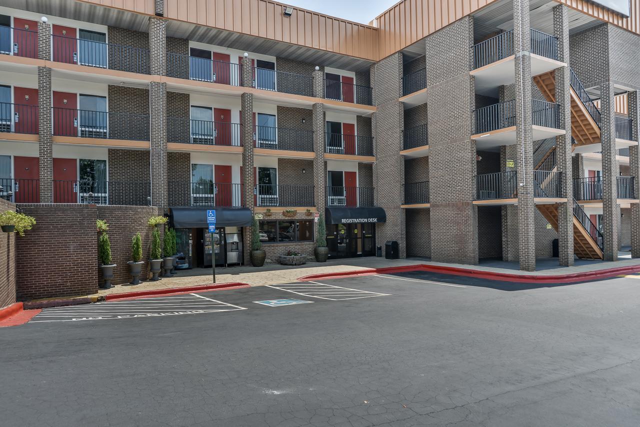 Budgetel Inn And Suites Raleigh Exterior photo
